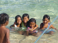 hentai little girl pics kids desparate their photo taken philippines island hopping nido